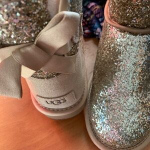 Uggs  Gold Classic Mini  Bow Gold Sparkle Boots size 6